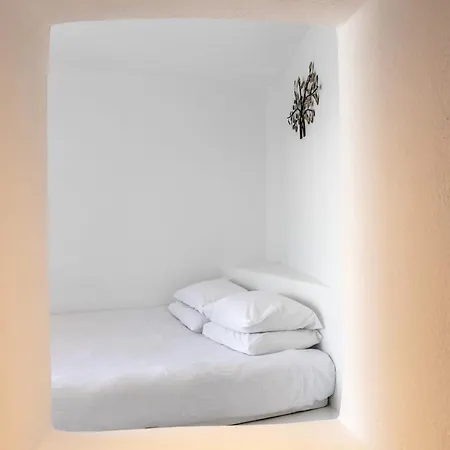 Elegant Santorini - 1 Bedroom - Kudrow - Private Jacuzzi And Astounding Caldera Sea Views - וילה סנטוריני