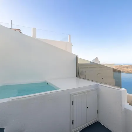 Elegant Santorini - 1 Bedroom - Kudrow - Private Jacuzzi And Astounding Caldera Sea Views - סנטוריני