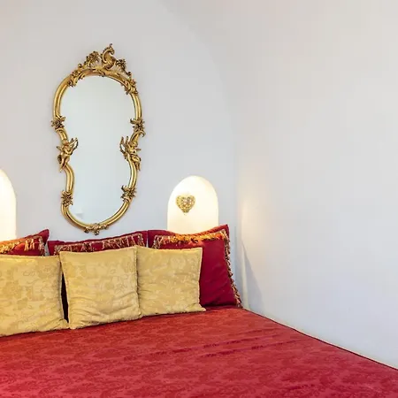 Elegant Santorini - 1 Bedroom - Kudrow - Private Jacuzzi And Astounding Caldera Sea Views -